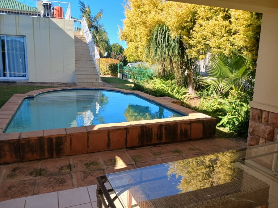 4 Bedroom Property for Sale in Kosmos North West